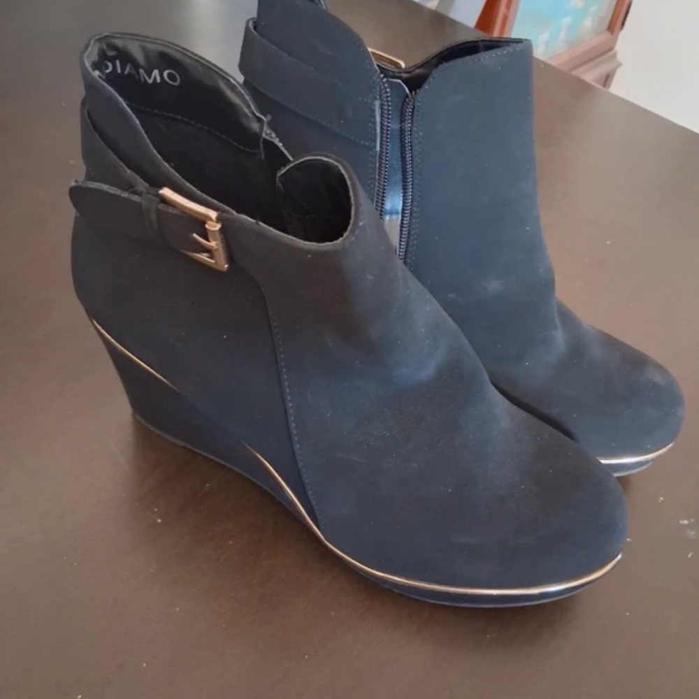 Chic Black Wedge Ankle Boots